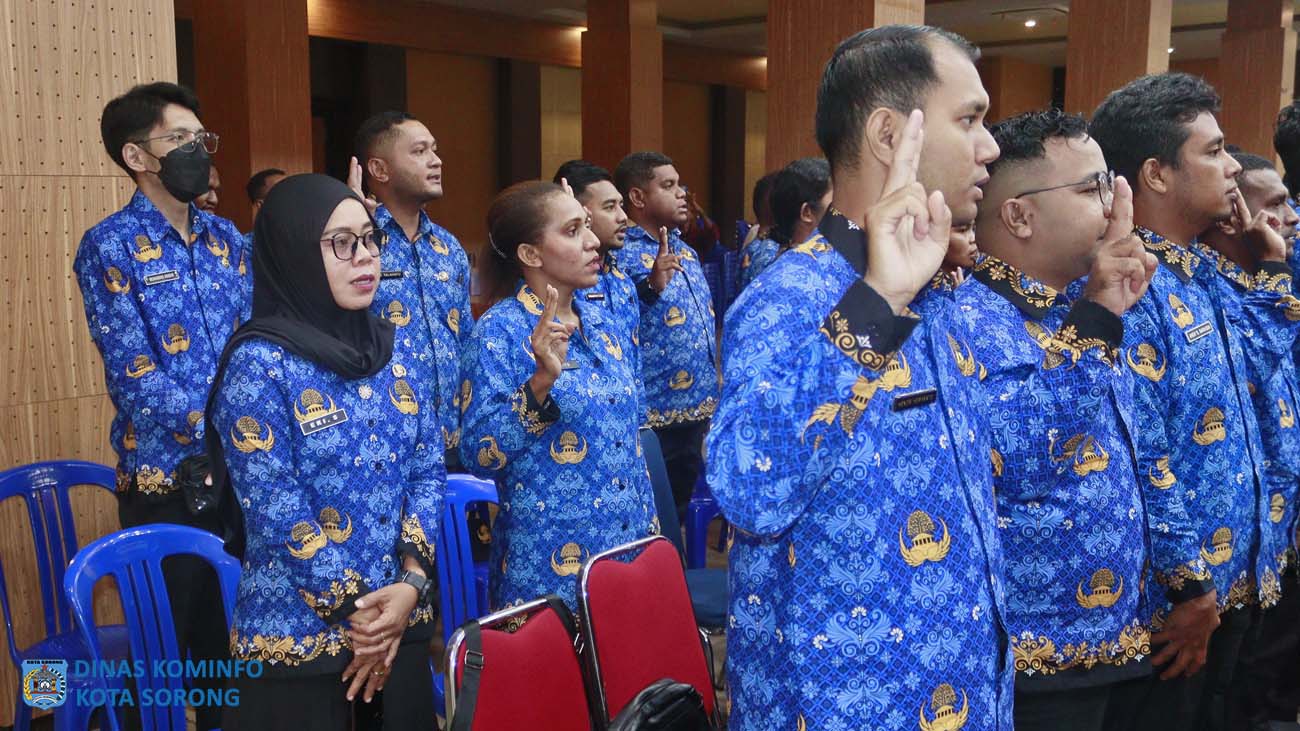 Para CPNS saat mengikuti prosesi pengambilan sumpah janji