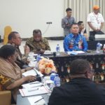 WAMENDARI PIMPIN RAPAT, BAHAS PILKADA SERENTAK 2024 DI PBD